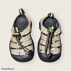 Keen Youth Hiking Newport Sandal - Tan/Black - Sz: 8
